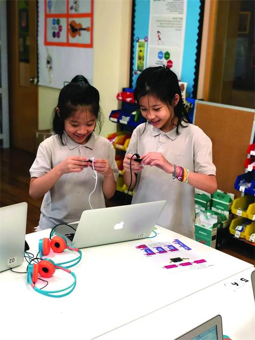 包玉刚实验学校面向未来，将科技引入课堂
