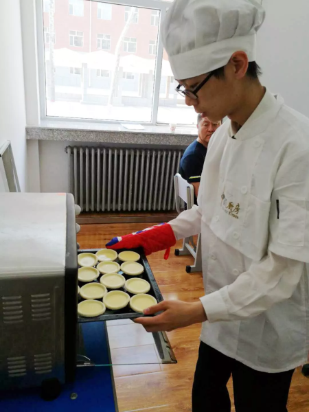 大庆一中剑桥国际中心7个牛剑面试邀请，中国东三省第一！