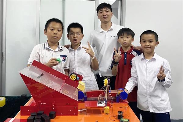 再创佳绩，博实乐广东碧桂园学校学子夺得省一等奖！