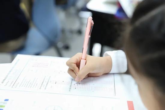 新府学“数学+”金牌国际数学竞赛AMC 新府学100%获奖