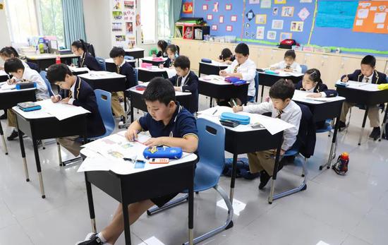 新府学“数学+”金牌国际数学竞赛AMC 新府学100%获奖