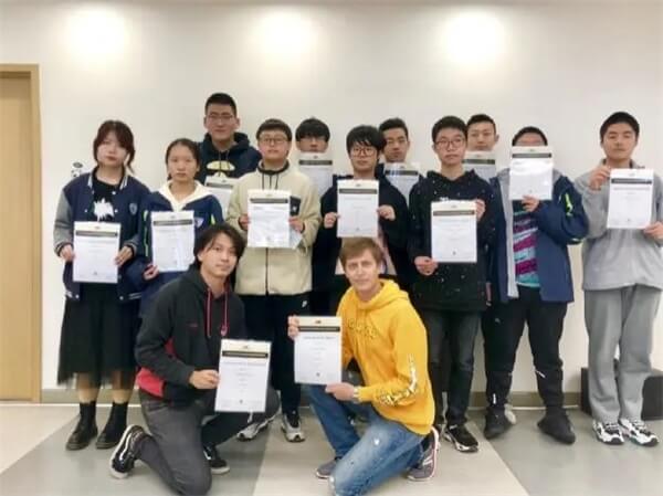 喜讯！上海常青藤学校融合高中部学生在 AMC 澳大利亚数学竞赛中获奖