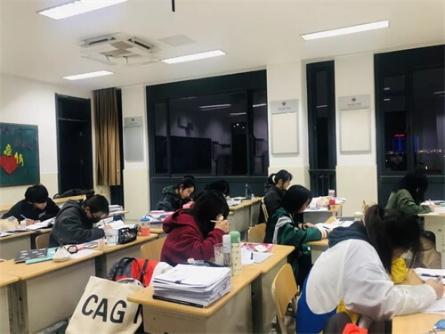 走进江苏泰州中学国际部：你不知道的国际部学子的一天