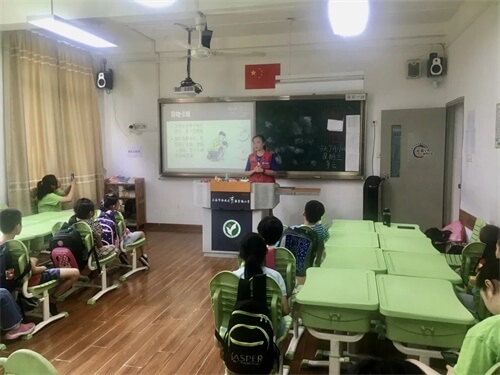 包玉刚实验学校社会大课堂中的品格教育