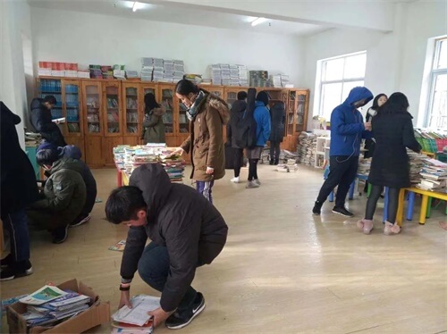 包玉刚实验学校社会大课堂中的品格教育