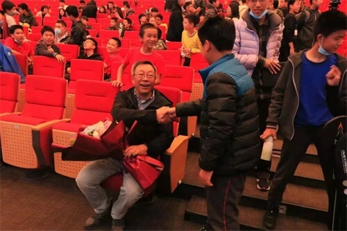 中科院首席科学家张双南教授在清澜山学校开讲：预言和发现黑洞，2020年物理学诺奖