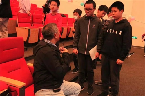 中科院首席科学家张双南教授在清澜山学校开讲：预言和发现黑洞，2020年物理学诺奖