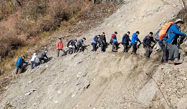牛津国际公学成都校区 ：爱丁堡公爵奖 - 成都牛津学子在雪山中徒步