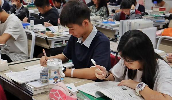 肇庆博纳实验学校 ：肇庆博纳学校2021年春季插班招生开始