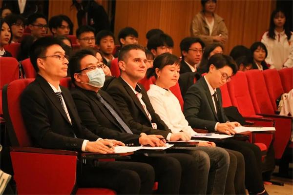 三鑫双语学校国际部第二届英语能力大赛隆重举行！