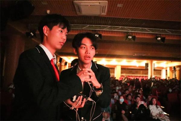 三鑫双语学校国际部第二届英语能力大赛隆重举行！