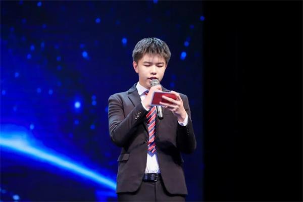 北京昌平凯博外国语学校首批小学生，筹划十多年 终获“最早Offer”
