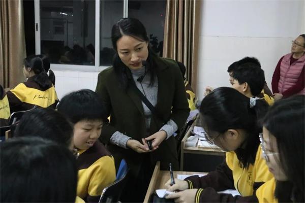 东莞市翰林实验学校国际部初中“自主·合作·探究”高效课堂教学大比武