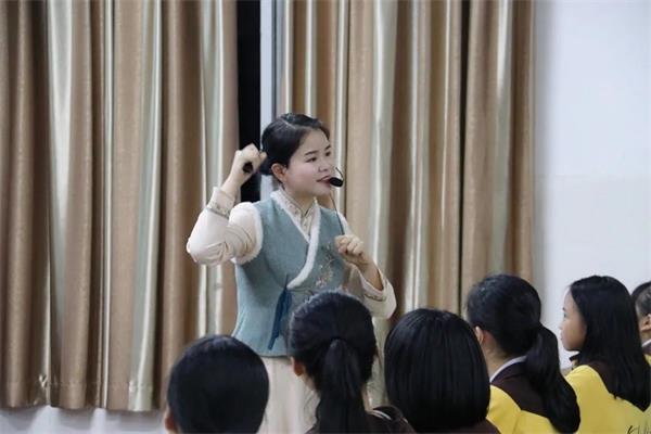 东莞市翰林实验学校国际部初中“自主·合作·探究”高效课堂教学大比武