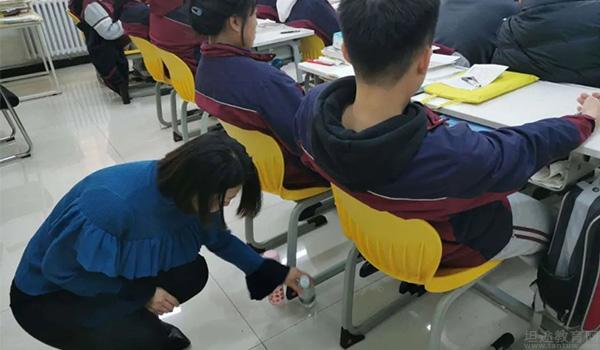 北大青鸟同文锦州实验学校 ：锦州青鸟同文学校班主任的十二时辰