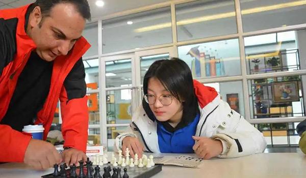青岛梅尔顿国际学校(原二中剑桥高中) ：青岛梅尔顿国际学校2021年冬令营怎么样？