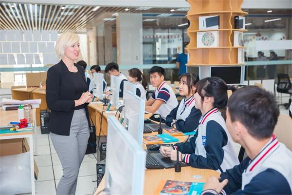 喜报！深圳市桃源居中澳实验学校获评宝安区首批国际化特色学校