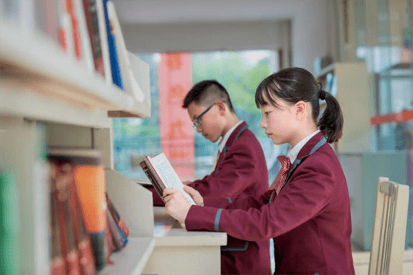 贵阳一中新世界国际学校国际部2020年度市、区级新世界“星”人物！