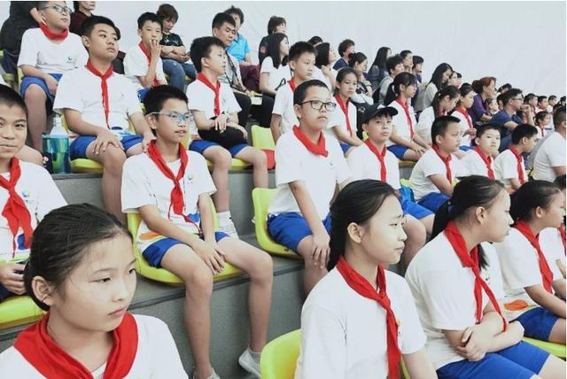 福建一民办学校“倒闭” 百名学生成“黑户”