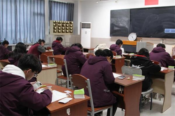 南京雨花台中学国际高中竞赛荣誉-加拿大初级化学奥赛国高人牛气！