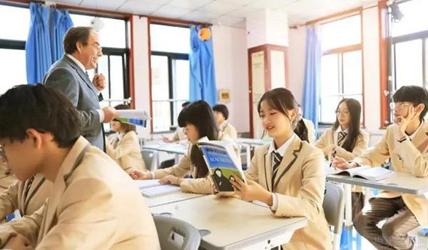青岛国开中学国际部 ：青岛国开国际部QCE课程内容及优势介绍