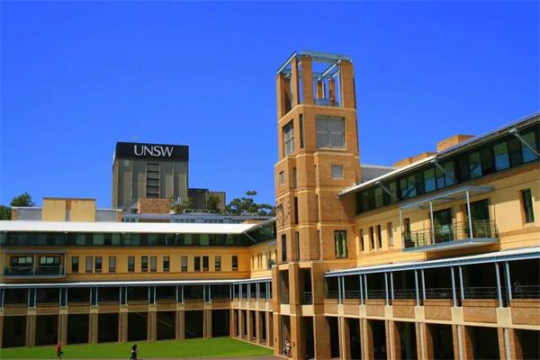 六力国际学校·剑桥高中陈同学收获世界名校新南威尔士大学录取书！