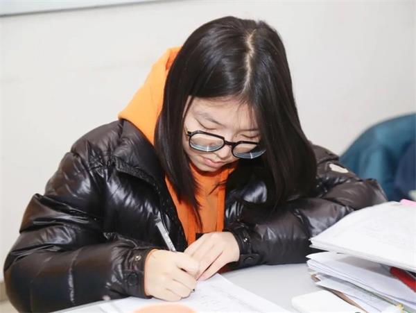 研有所得，赛有所获丨恭喜六力国际学校学子在国际竞赛中斩获佳绩！