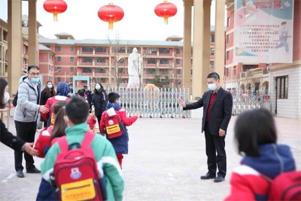兰州碧桂园学校开学啦！新学期，新征程，“犇”向新未来！