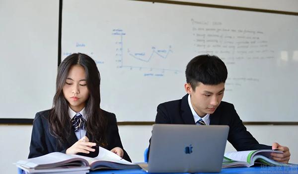 青岛梅尔顿国际学校(原二中剑桥高中) ：选遍岛城，青岛梅尔顿国际学校满足你的所有期待
