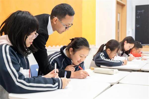 官宣|原绵阳南山中学常务副校长罗汝加盟巴德美际学校成都校区