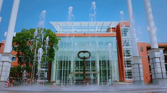 择校直通车|华东师范大学第二附属中学国际部向你发来邀请函