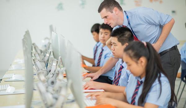 家长们每年在国际学校上要花费多少？