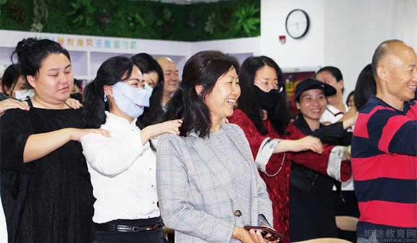 深圳市华美外国语学校 ：参加一场家长会，看深圳华美外国语学校怎么样