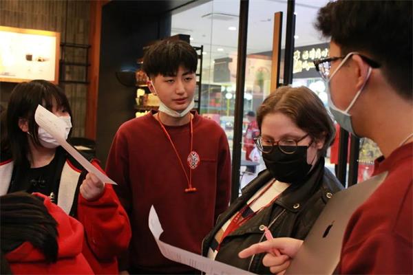 A-Level PBL课堂丨上海诺科学校探索星巴克中的经济学