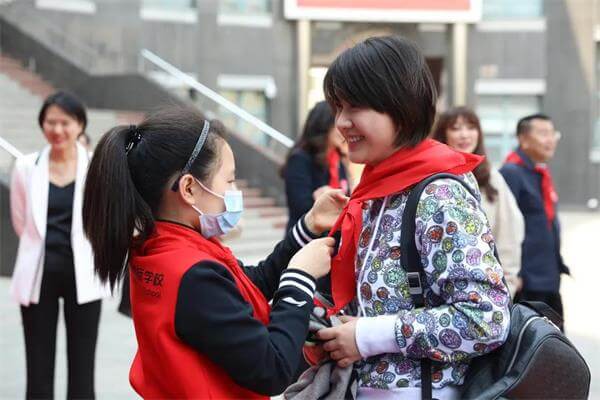 办世纪之学，育百年英才 | 长江商学院来北京市二十一世纪国际学校开展访学交流活动！