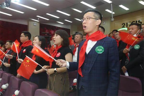 办世纪之学，育百年英才 | 长江商学院来北京市二十一世纪国际学校开展访学交流活动！