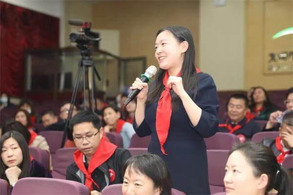 办世纪之学，育百年英才 | 长江商学院来北京市二十一世纪国际学校开展访学交流活动！