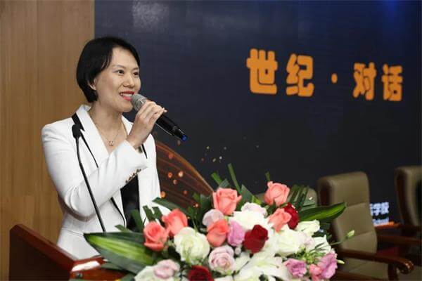 办世纪之学，育百年英才 | 长江商学院来北京市二十一世纪国际学校开展访学交流活动！