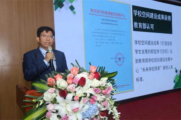 办世纪之学，育百年英才 | 长江商学院来北京市二十一世纪国际学校开展访学交流活动！