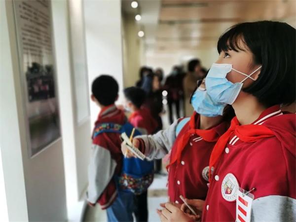 武汉外国语学校美加分校科学理想浩瀚-未来之星璀璨！