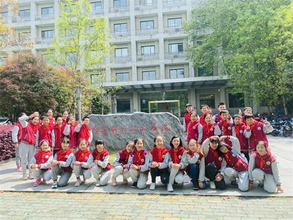 武汉外国语学校美加分校科学理想浩瀚-未来之星璀璨！