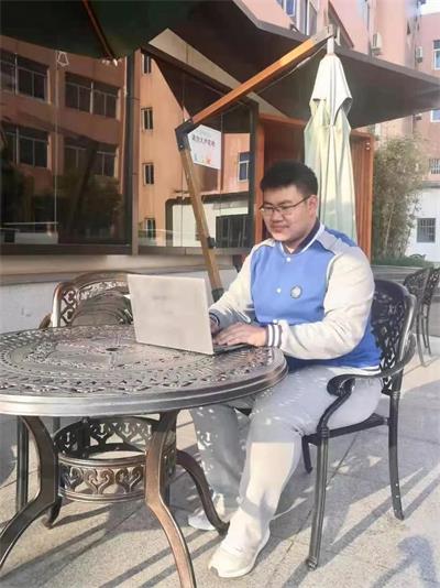 上实剑桥外国语中学国际高中学子风采—帝国理工offer背后的“华为哲学”！