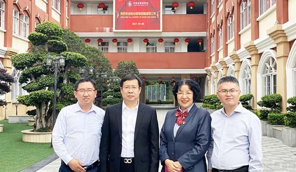 深圳市华美外国语学校 ：深圳华美外国语学校召开国际教育研讨会