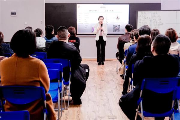 青岛银海学校国际部家长课堂分享！