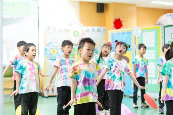 成都墨尔文学校中西融合创新教育成果-“探索世界日”报告日活动！