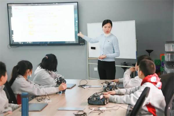 北京爱迪国际学校“趣科学” | 竭尽全力呵护那份大胆求真的热爱！