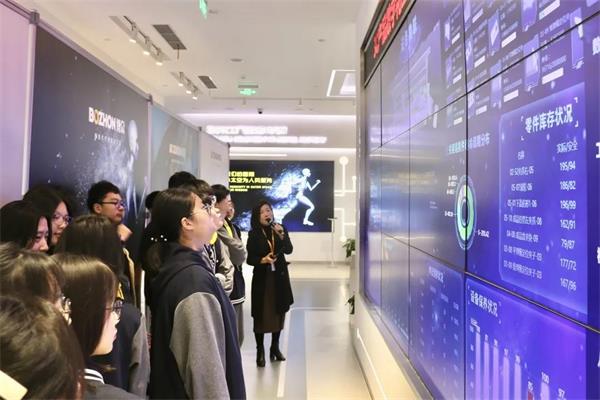 江苏省震泽中学国际部STEM科技体验丨科技之光 智绘未来！