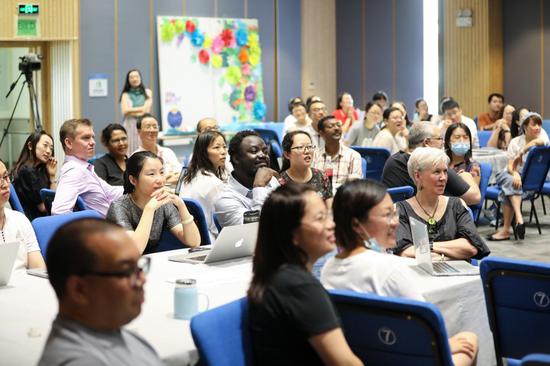 择校直通车|耀华国际教育学校烟台校区向你发来邀请函