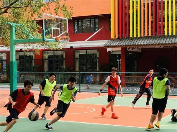华南师范大学附属外国语学校美式高中篮球友谊赛！