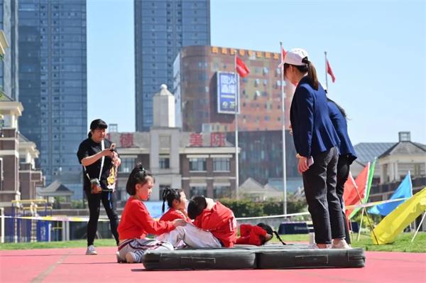巴德美际学校成都校区让孩子在运动场上感受体育竞技的魅力